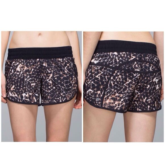 Lululemon Tracker Short III Womens Size 6 Star Crushed Multi Black Run Stretch - Picture 2 of 11
